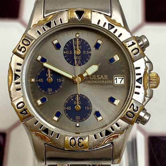 Vintage Pulsar by Seiko Two-Tone Three-Eye Men’s Unisex Chronograph Watch - Picture 6 of 17